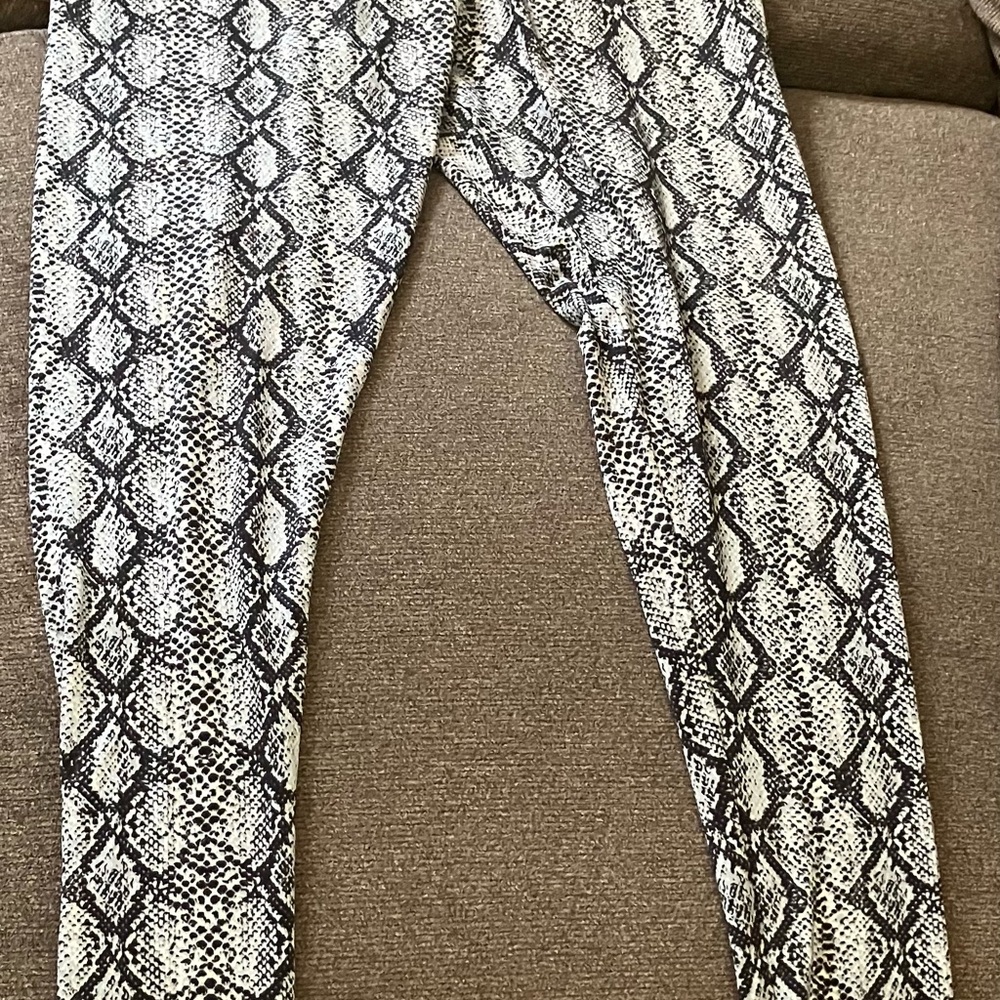 Mix No. 6 Black and Gray Patterned Leggings